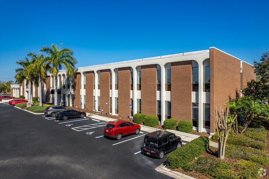 More Photos Of 9500 Koger Blvd N, Saint Petersburg Unknown For Lease