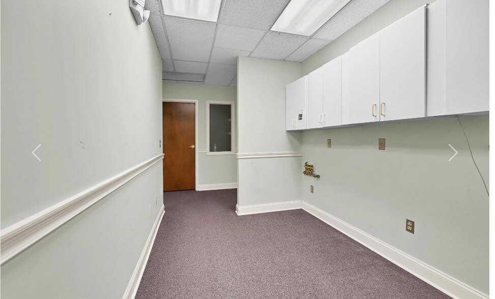 More Photos Of 90 Grove St, Ridgefield Medical For Sale