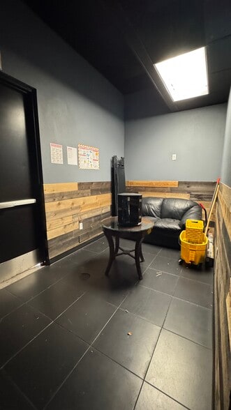 More Photos Of 8930 S Maryland Pky, Las Vegas General Retail For Lease