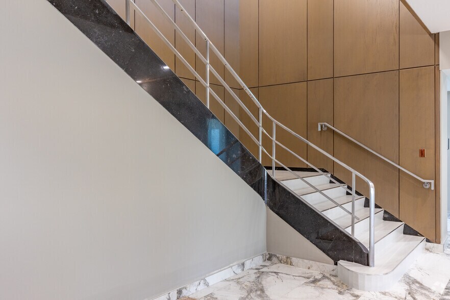 More Photos Of 645 W Grand River Ave, Howell Medical For Lease