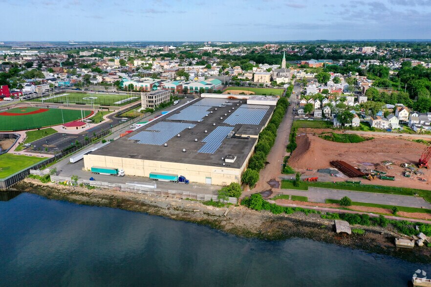 More Photos Of 1 Buckingham Ave, Perth Amboy Warehouse For Lease