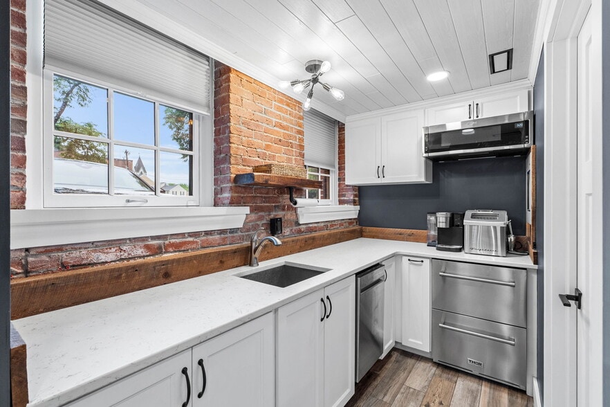 More Photos Of 19-23 Pleasant St, Newburyport Apartments For Sale
