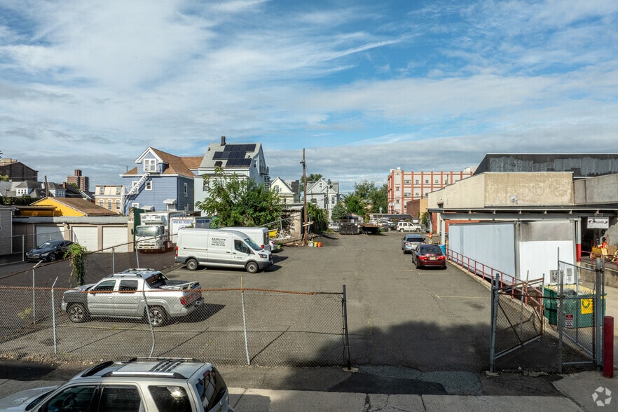 More Photos Of 455 Madison Ave, Paterson Manufacturing For Lease