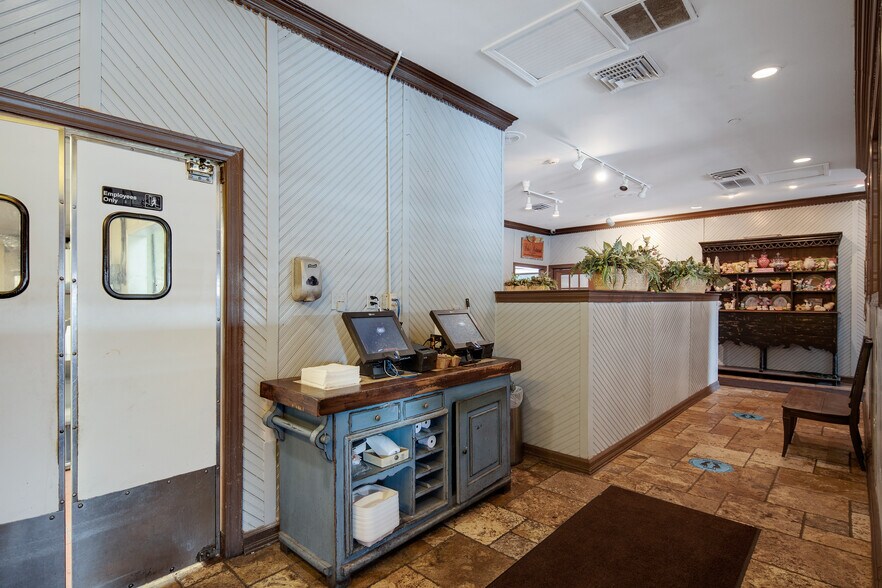 More Photos Of 1226 Main St, Southaven Restaurant For Sale