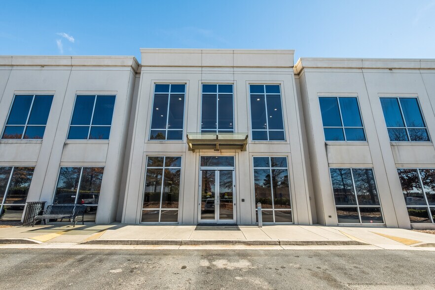 More Photos Of 4851-4899 Bill Gardner Pky, Locust Grove Medical For Lease