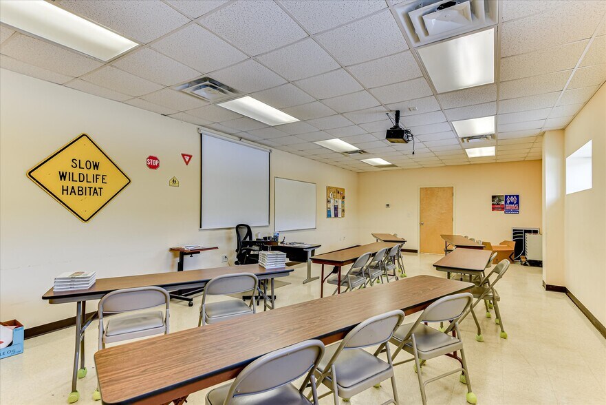 More Photos Of 1950 International Ct, Grovetown Office For Sale