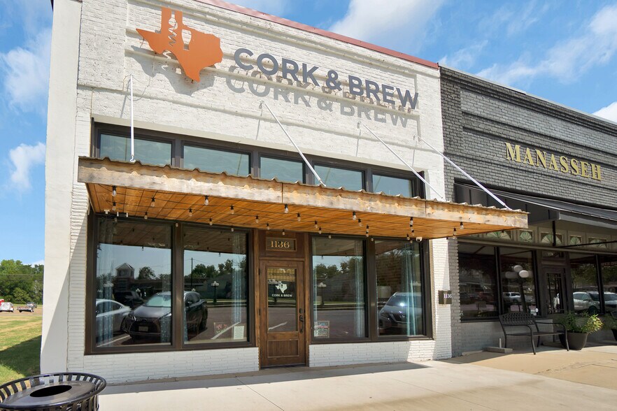 More Photos Of 1136 Main St, Commerce General Retail For Sale