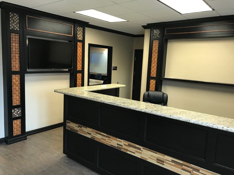 More Photos Of 1135 Kinwest Pky, Irving Office For Sale