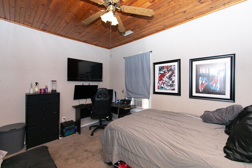 More Photos Of 604 White Horse Pike, Oaklyn Storefront For Sale