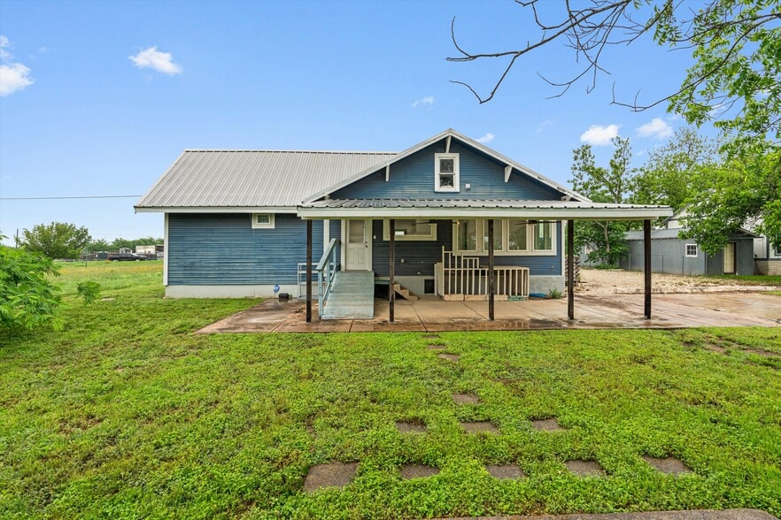 More Photos Of 2023 Main St, Liberty Hill Office For Sale