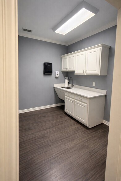 More Photos Of 8951 Collin McKinney Pky, McKinney Medical For Sale