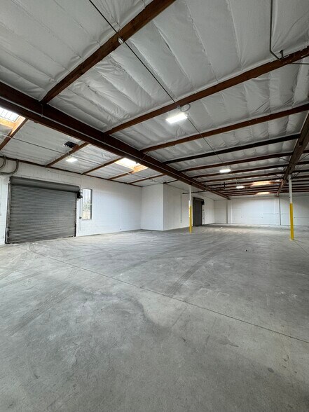 More Photos Of 10635-10665 W Vanowen St, Burbank Manufacturing For Lease