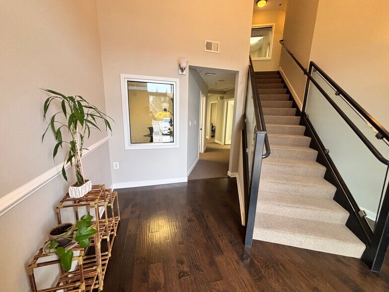 More Photos Of 1610 Professional Blvd, Crofton Flex For Lease