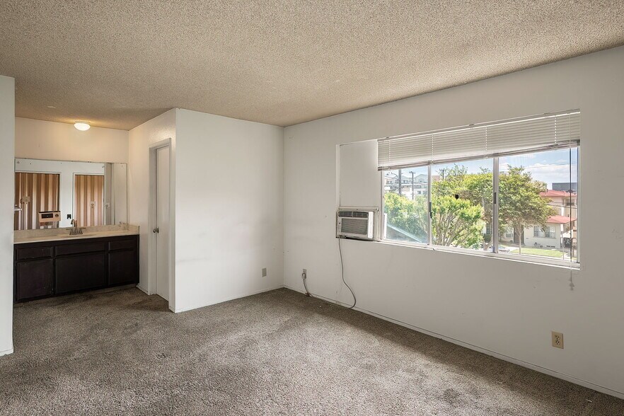 More Photos Of 104 N Atlantic Blvd, Alhambra Apartments For Sale