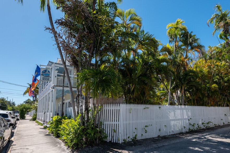 More Photos Of 412 Frances St, Key West Hotel For Sale