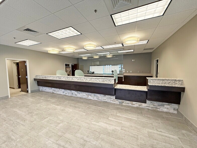More Photos Of 450 S Orlando Ave, Maitland Bank For Lease