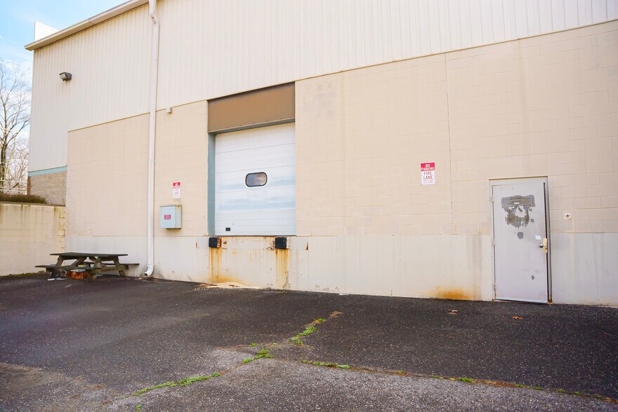 More Photos Of 1301 W Forest Grove Rd, Vineland Flex For Lease