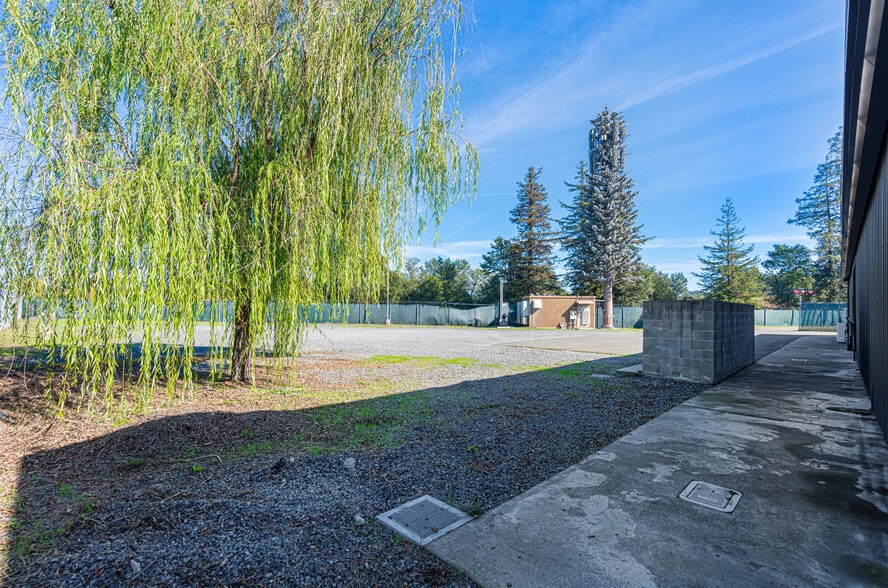 More Photos Of 10342 Old Redwood Hwy, Windsor Warehouse For Sale