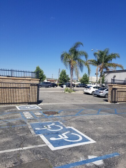 More Photos Of , Santa Clarita Office For Sale
