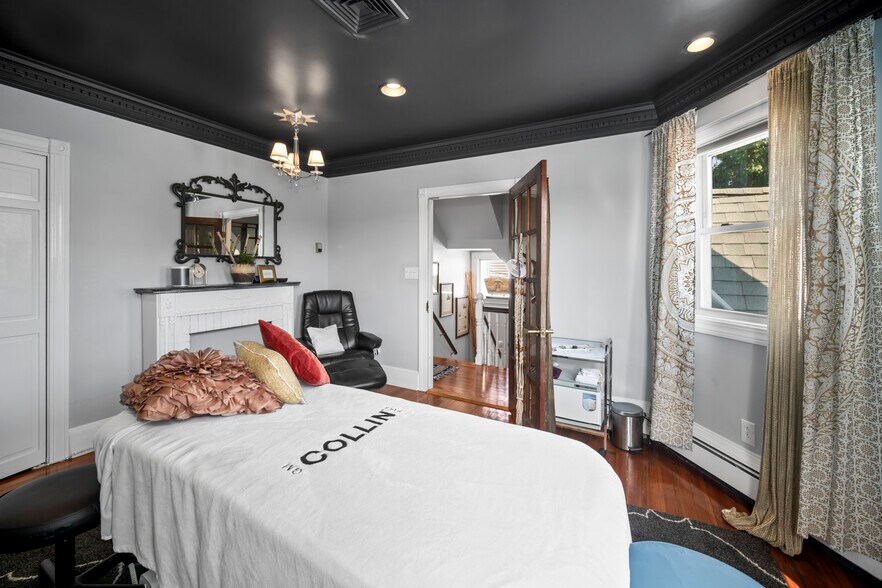 More Photos Of 65 Willard St, Quincy Freestanding For Sale