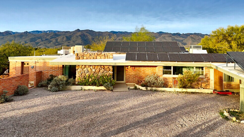 More Photos Of 2751 N Soldier Trl, Tucson Specialty For Sale