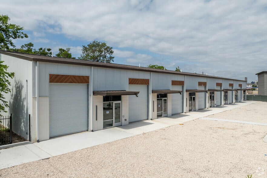 Primary Photo Of 3622 Old Spanish Trl, Houston Warehouse For Lease