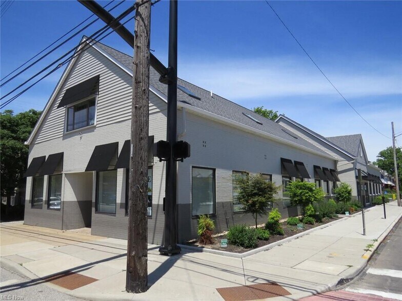 More Photos Of 15000 Madison Ave, Lakewood Office Residential For Lease