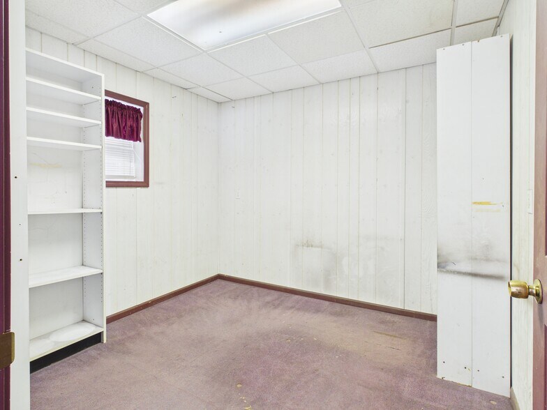 More Photos Of 3164 Lewis Ave, Ida Medical For Lease
