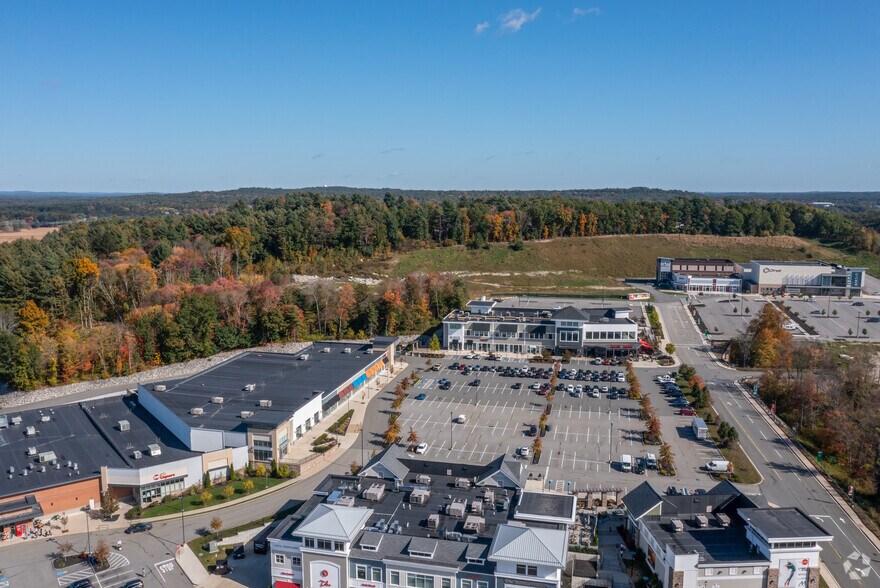 More Photos Of 495 Great Rd, Littleton Unknown For Lease