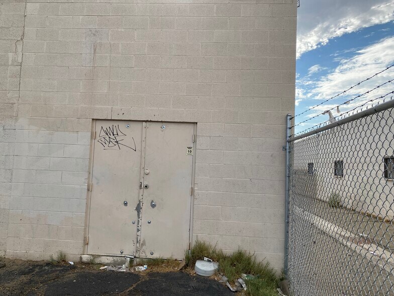 More Photos Of 44820 Yucca Ave, Lancaster Warehouse For Sale