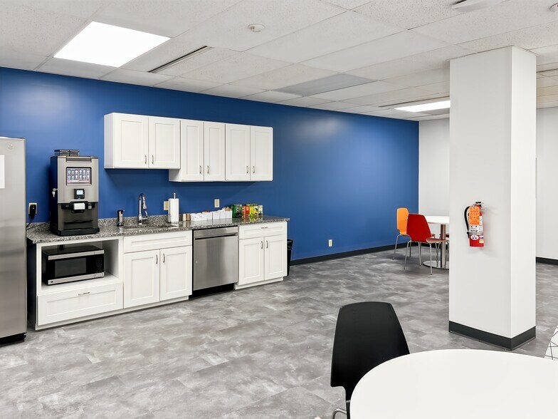 More Photos Of 2000 Cliff Mine Rd, Pittsburgh Coworking Space