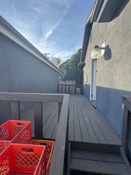 More Photos Of 434 N Larchmont Blvd, Los Angeles Office For Lease