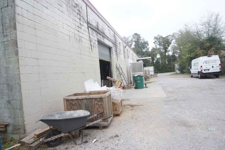 More Photos Of 3605 N Davis Hwy, Pensacola Warehouse For Sale