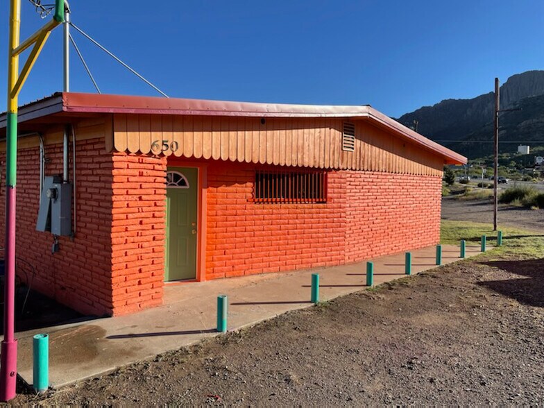 More Photos Of 650 W US Highway 60 Hwy, Superior Restaurant For Sale