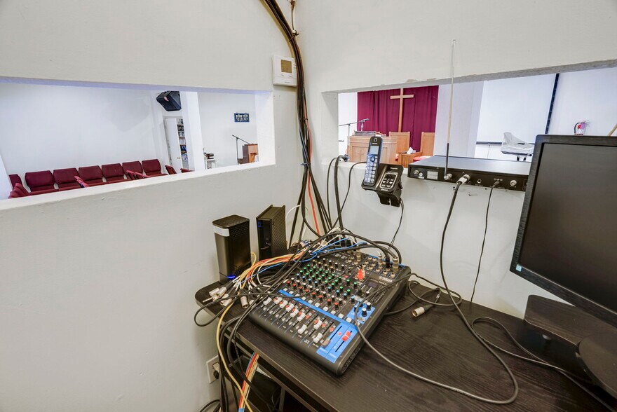 More Photos Of 3709 Rolle St, Los Angeles Religious Facility For Sale