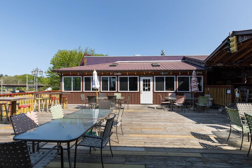 More Photos Of 24 S First St, Fulton Restaurant For Sale