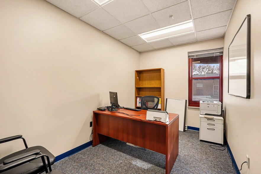 More Photos Of 2450 Park Ave, Minneapolis Office For Sale