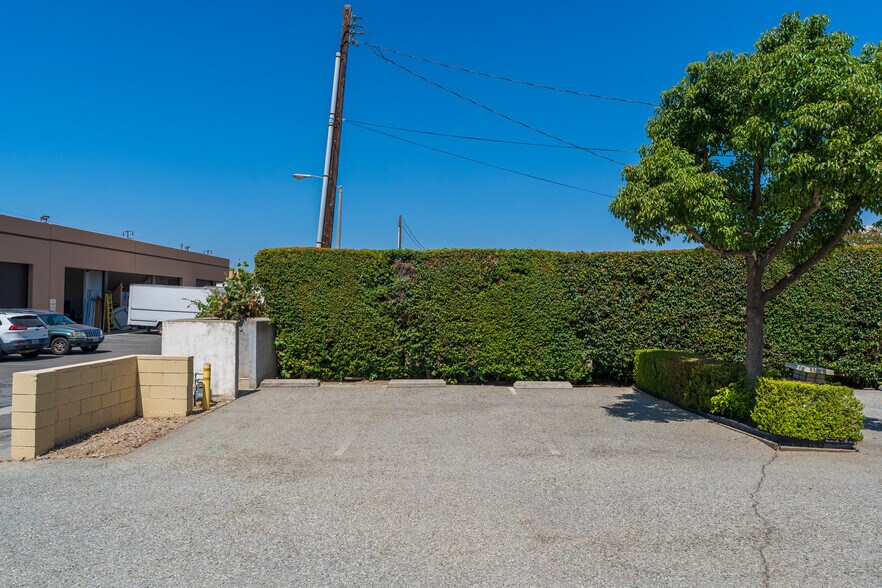More Photos Of 146 E Walnut Ave, Monrovia Medical For Sale