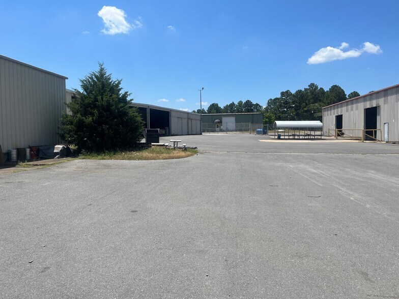 More Photos Of 11714 Arch St Pike, Little Rock Warehouse For Lease