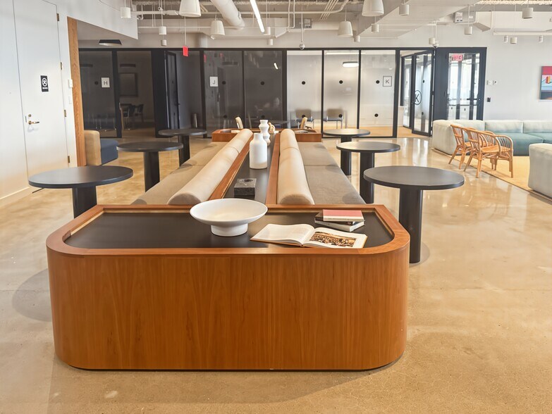 More Photos Of 211 N Broadway, Saint Louis Coworking Space