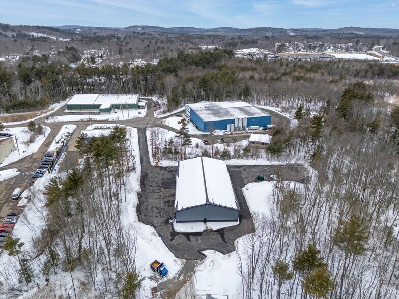 More Photos Of 32 London Ln, Seabrook Warehouse For Lease