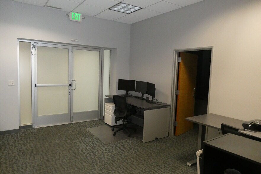More Photos Of 6100-6120 San Fernando Rd, Glendale Office For Sale