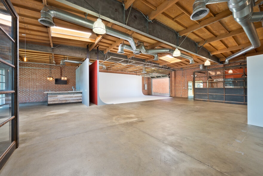 More Photos Of 6368 Arizona Cir, Los Angeles Office For Lease