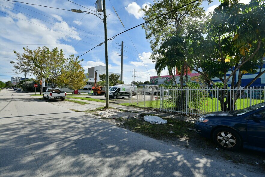 More Photos Of 321 NW 37th St, Miami Land For Sale