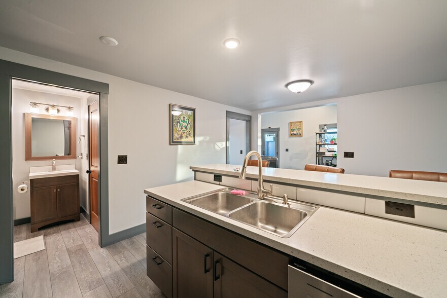 More Photos Of 7795 Thorpe Rd, Bozeman Industrial For Sale