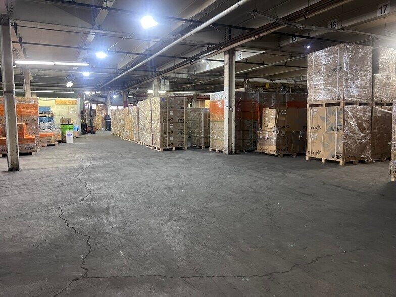 More Photos Of 80 Hartford Ave, Mount Vernon Warehouse For Lease
