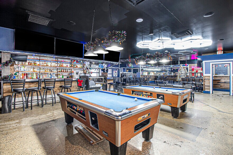 More Photos Of 5153 Fenton Rd, Flint Restaurant For Sale