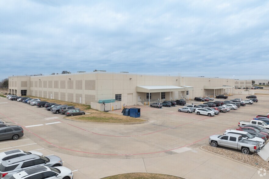 More Photos Of 4700-4708 Mercantile Dr, Fort Worth Warehouse For Lease