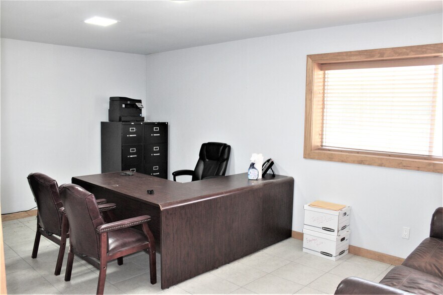 More Photos Of 201 Houston St, George West Warehouse For Lease