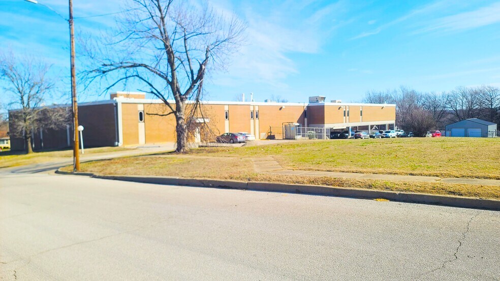 More Photos Of 710 W 8th St, Fort Scott Office For Sale